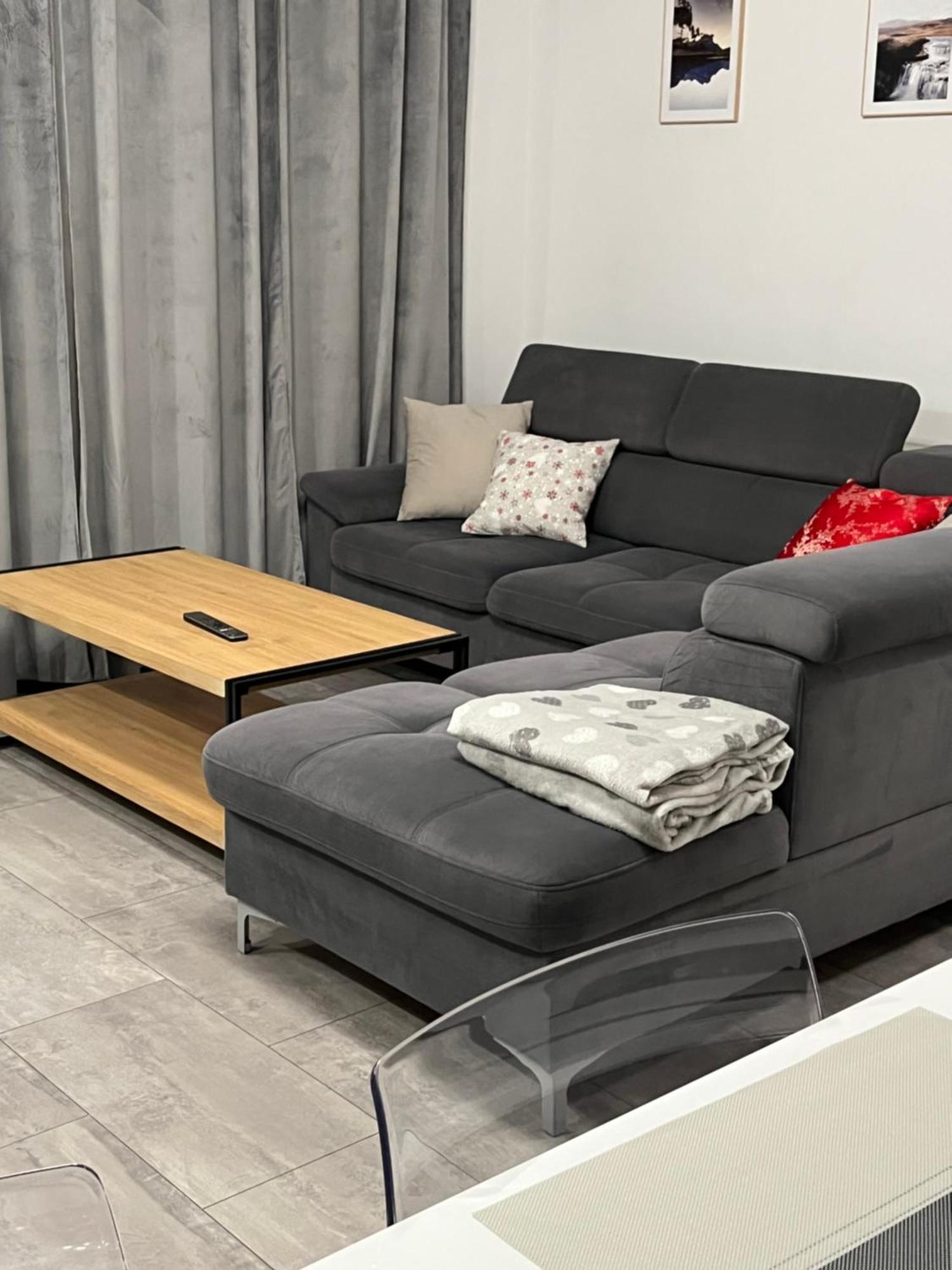 Apartament Esensja III シクラルスカ・ポレンバ エクステリア 写真