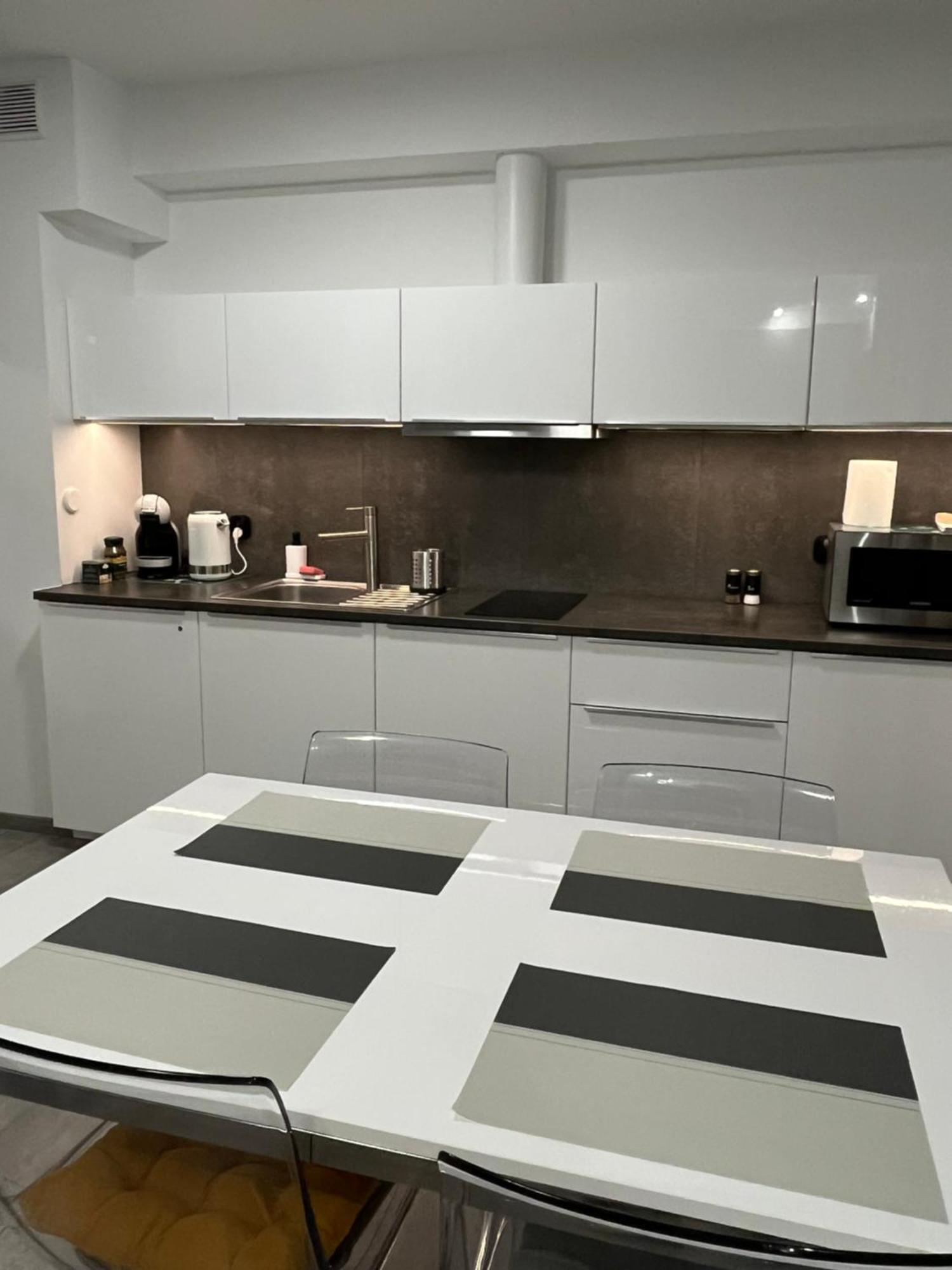 Apartament Esensja III シクラルスカ・ポレンバ エクステリア 写真